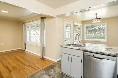 11586 SE Powell Ct, Portland, OR 97266 - Photo 12