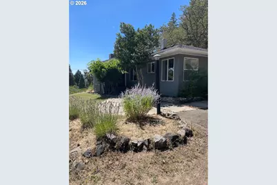 1030 NE Orchard Dr, Myrtle Creek, OR 97457 - Photo 1