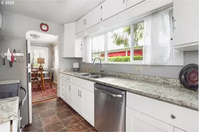 6125 SE 138th Pl, Portland, OR 97236 - Photo 12