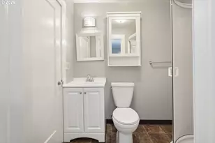 6125 SE 138th Pl, Portland, OR 97236 - Photo 18