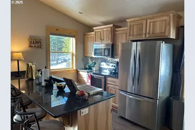 141239 Red Cone Dr, Crescent Lake, OR 97733 - Photo 2