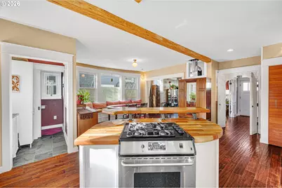 1218 SE Ash St, Portland, OR 97214 - Photo 10