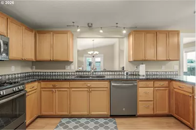 1233 SW Fir Ct, Dundee, OR 97115 - Photo 6