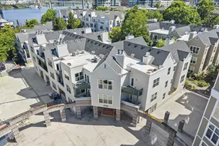 1710 S Harbor Way, Portland, OR 97201 - Photo 28