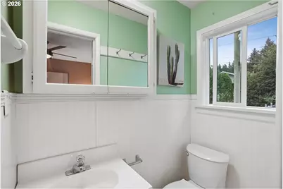 14922 SE Rhine Ct, Portland, OR 97236 - Photo 26