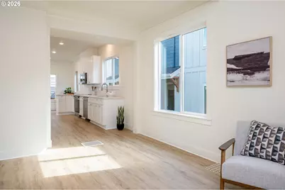 8413 NE Hassalo St, Portland, OR 97220 - Photo 12