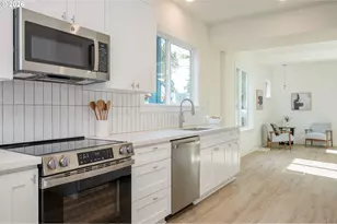 8413 NE Hassalo St, Portland, OR 97220 - Photo 14