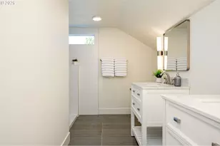 8413 NE Hassalo St, Portland, OR 97220 - Photo 24