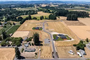 32824 NW Walteria Ln, Hillsboro, OR 97124 - Photo 4