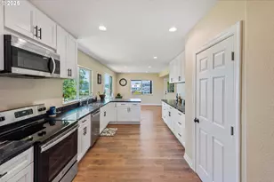 831 S 11th St, Coos Bay, OR 97420 - Photo 10