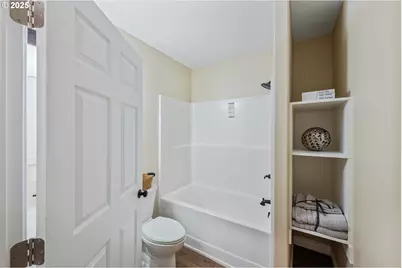 831 S 11th St, Coos Bay, OR 97420 - Photo 14