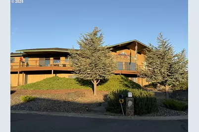 1014 Roe Dr, Goldendale, WA 98620 - Photo 1