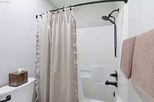 20275 Hoodview Ave, West Linn, OR 97068 - Photo 22