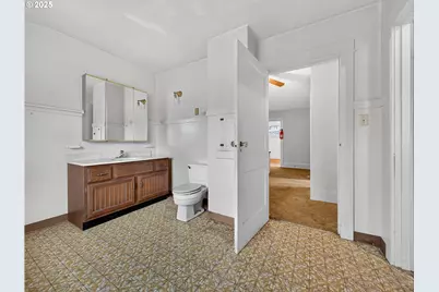 18515 SE River Rd, Milwaukie, OR 97267 - Photo 20