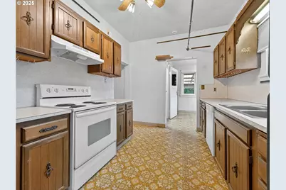 18515 SE River Rd, Milwaukie, OR 97267 - Photo 14