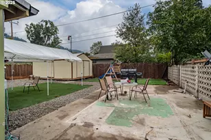 732 W Nebo St, Roseburg, OR 97471 - Photo 38