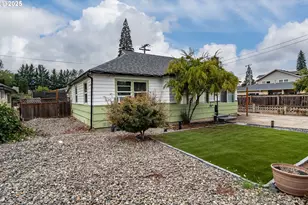 732 W Nebo St, Roseburg, OR 97471 - Photo 2