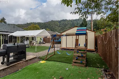 732 W Nebo St, Roseburg, OR 97471 - Photo 34