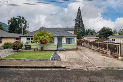 732 W Nebo St, Roseburg, OR 97471 - Photo 1