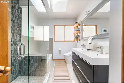 7033 SE Stark St, Portland, OR 97215 - Photo 22