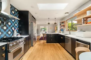 7033 SE Stark St, Portland, OR 97215 - Photo 14