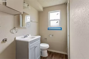 1215 W Main St, Medford, OR 97501 - Photo 8