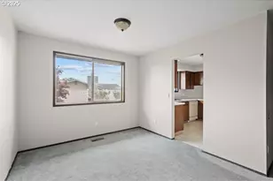 370 W Moore Ave, Hermiston, OR 97838 - Photo 6