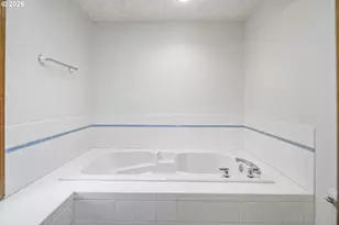 310 NE Greenway Dr, Gresham, OR 97030 - Photo 30