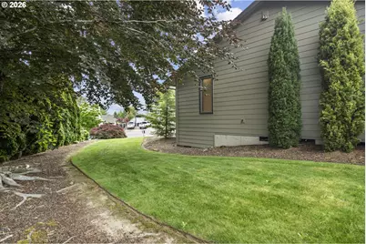 310 NE Greenway Dr, Gresham, OR 97030 - Photo 6