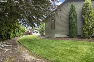 310 NE Greenway Dr, Gresham, OR 97030 - Photo 4