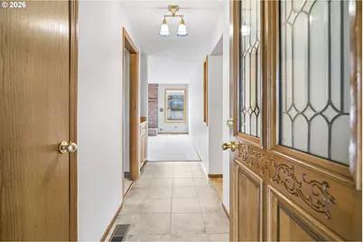 310 NE Greenway Dr, Gresham, OR 97030 - Photo 10