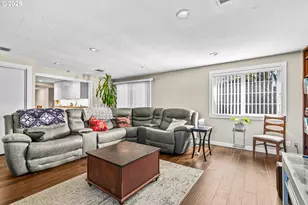 1569 Papago Dr, Medford, OR 97504 - Photo 10