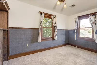 410 W Grant St, Carlton, OR 97111 - Photo 28