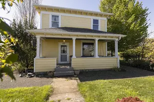 410 W Grant St, Carlton, OR 97111 - Photo 2