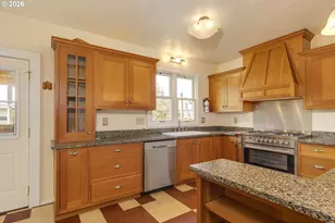410 W Grant St, Carlton, OR 97111 - Photo 14