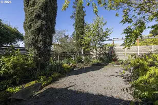 410 W Grant St, Carlton, OR 97111 - Photo 32