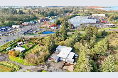 1425 SE 9th St, Warrenton, OR 97146 - Photo 2