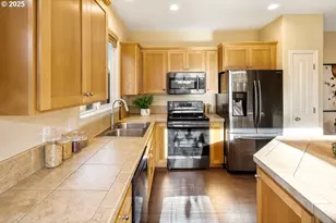 1558 NE 10th Pl, Canby, OR 97013 - Photo 12