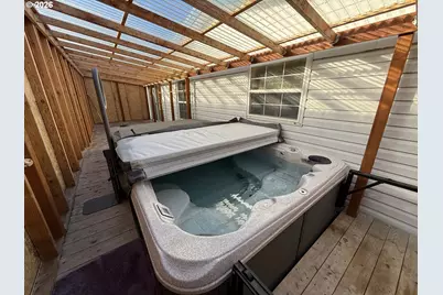 63625 N Spring Rd, Coos Bay, OR 97420 - Photo 14