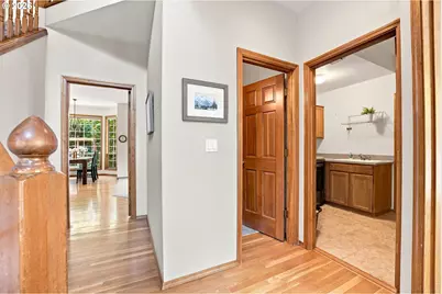 2736 SW 28th Dr, Portland, OR 97219 - Photo 16
