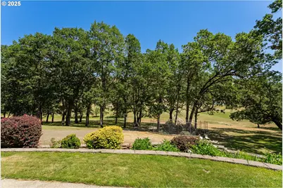 7654 North Bank Rd, Roseburg, OR 97470 - Photo 4