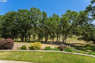 7654 N Bank Rd, Roseburg, OR 97470 - Photo 4