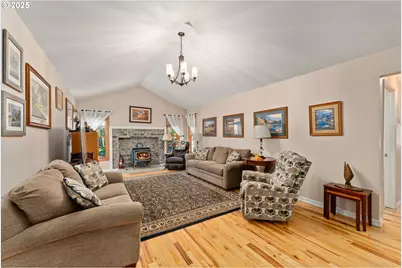 7654 North Bank Rd, Roseburg, OR 97470 - Photo 18