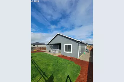912 Medina Ave, Sutherlin, OR 97479 - Photo 6