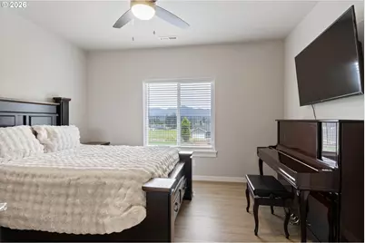 912 Medina Ave, Sutherlin, OR 97479 - Photo 22