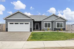 912 Medina Ave, Sutherlin, OR 97479 - Photo 2