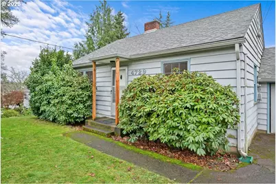 4729 SW 31st Dr, Portland, OR 97239 - Photo 2