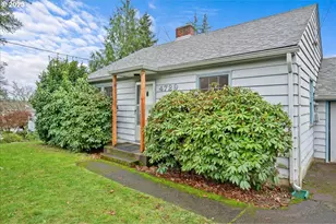 4729 SW 31st Dr, Portland, OR 97239 - Photo 2