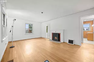 4729 SW 31st Dr, Portland, OR 97239 - Photo 4