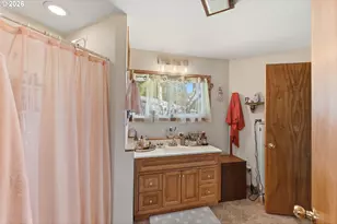 93748 Bay Park Ln, Coos Bay, OR 97420 - Photo 10